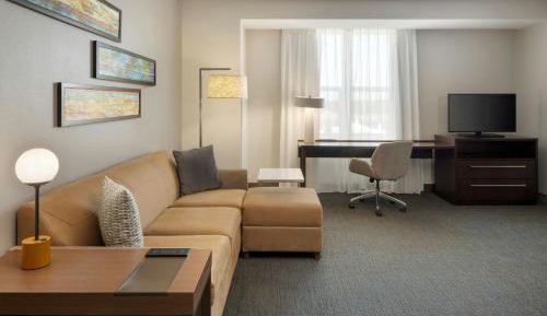 One-Bedroom King Suite with Sofa Bed and Roll-in Shower - Mobility and Hearing Accessible