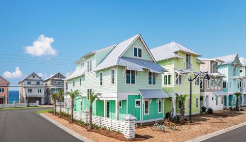 5 BR Escape Waterside Retreat + Bunk Room, Partial Gulf View
