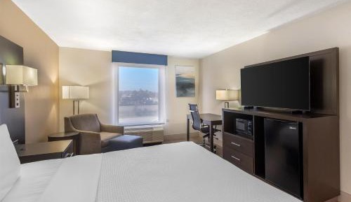 King Room - Disability Access Tub