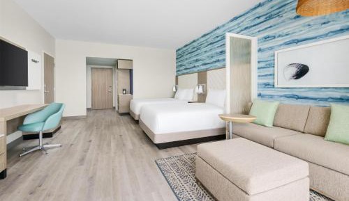 Queen Room with Two Queen Beds, Sofa Bed and Roll-in Shower - Disability Access