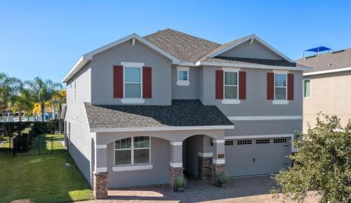 Eight-Bedroom Holiday Home