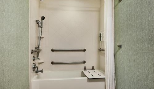 King Room with Tub - Mobility Access/Non-Smoking