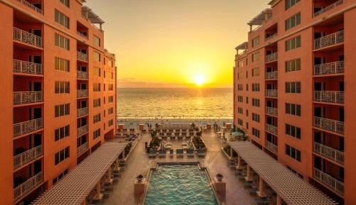 Premier Queen Room and Ocean View and Kitchenette