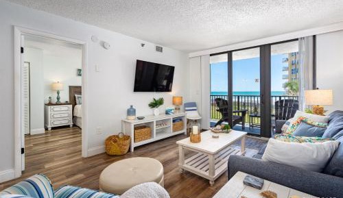 One-Bedroom Apartment with Balcony
