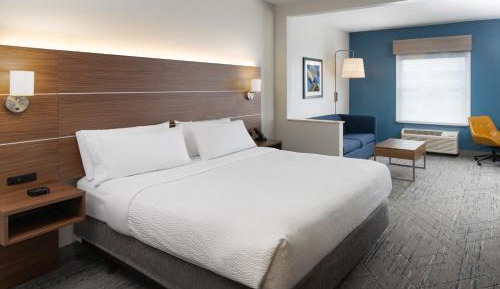 Standard King Room with Mobility Accessible Tub