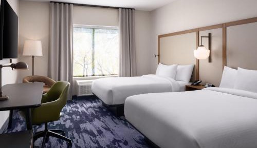 Queen Room with Two Queen Beds - Hearing Accessible