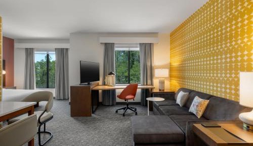 King, Studio with Sofa Bed - Hearing Accessible