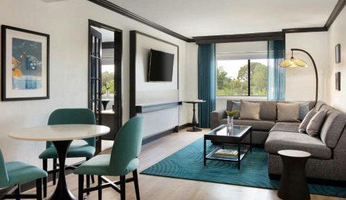 Luxury One-Bedroom King Suite with Concierge Lounge Access
