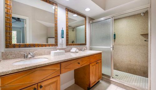 Two-Bedroom King Suite with Queen Bed