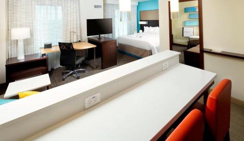 King Studio with Sofa Bed