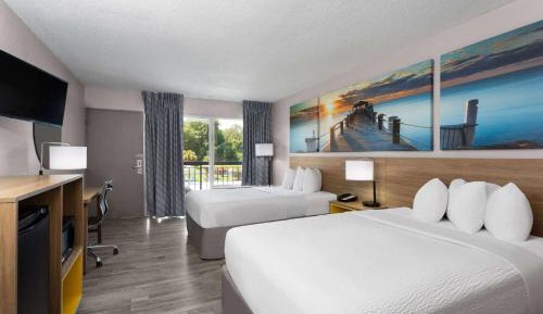 Double Room with Two Double Beds - Smoking