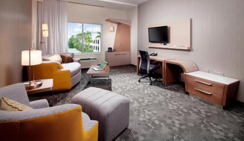 King Studio with Sofa Bed