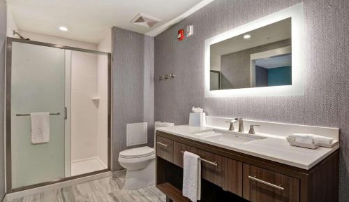 One-Bedroom Queen Suite - Non-Smoking