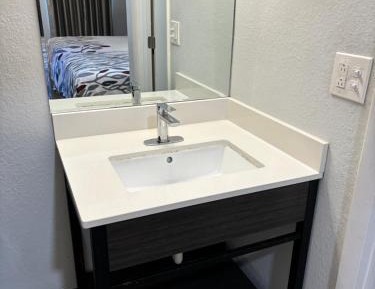 Superior King Room Disability Access Roll-In Shower Non-Smoking