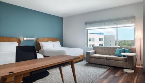 Queen Room with Two Queen Beds (No Resort Fee)