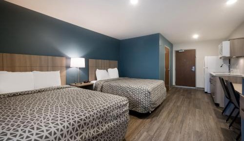 QUEEN SUITE TWO QUEEN BEDS