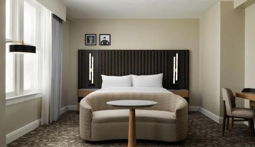 King Room with Bath Tub - Mobility Access