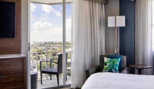 King Studio Suite, Resort View with Balcony (Beach Villas)