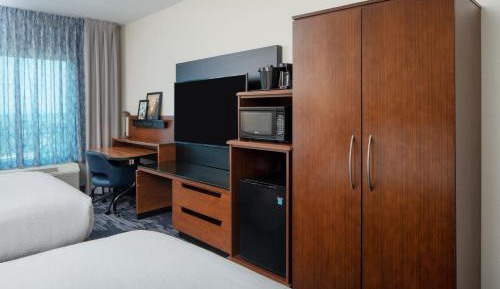 Queen Room with Two Queen Beds, Balcony and Bathtub - Mobility Access/Hearing Accessible