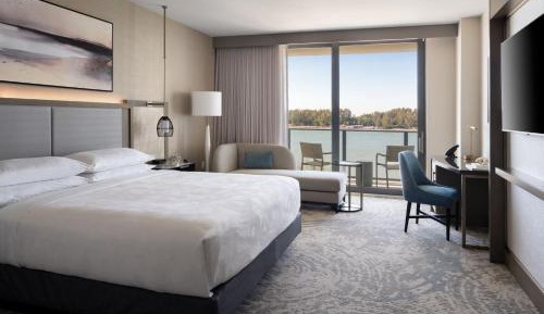 King Room with Beach View and Balcony - Mobility/Hearing Accessible with Roll-In Shower