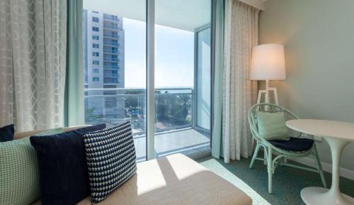 Grand Deluxe King Room with  Partial Gulf View