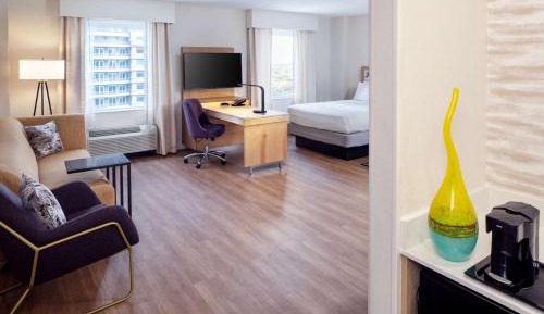 Queen Studio Suite with Two Queen Beds - Non-Smoking