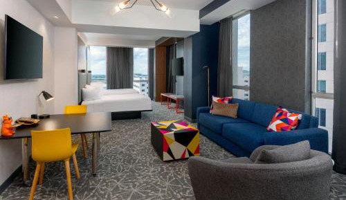 Suite, 2 Queen Beds, Corner room