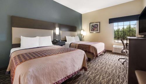 Queen Room with Two Queen Beds - Disability Access/Bath Tub
