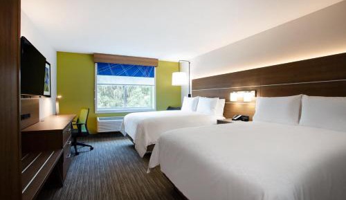Standard Queen Room with Two Queen Beds and Bath/Shower