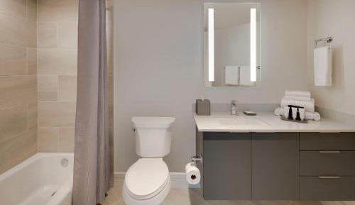 2 Bedroom Ocean & City North View Residence