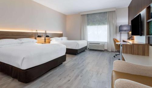 Double room with 2 Queen Beds, Deluxe, Non-Smoking