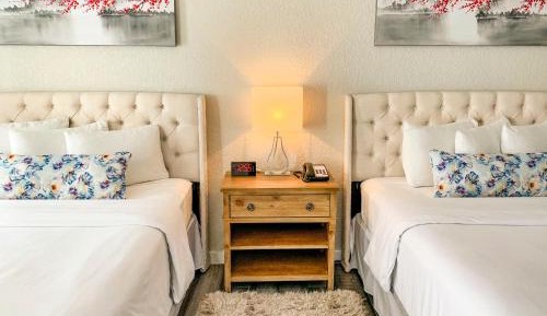 Standard Queen Room
