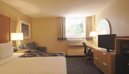 Executive King Room - Non-Smoking
