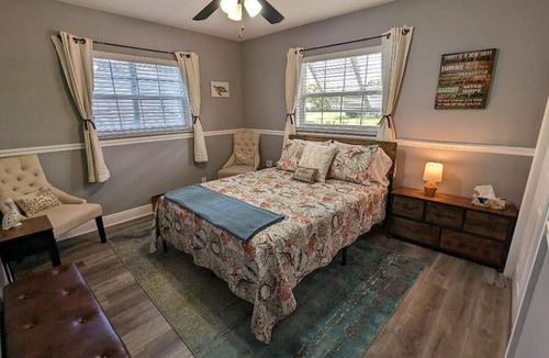 Fort Lauderdale House | 5⭐️ Waterfront Home In Ft. Lauderdale 😎 HEATED Pool & Hot Tub ✨ Dog-Friendly!