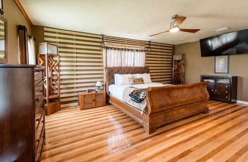 Interchange Square House | Chic Renovated Oasis: Disney & Universal Nearby