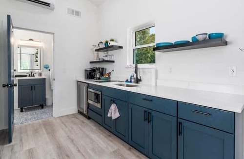 Gulfview Heights House | Treetop Guestsuite- Super stylish!