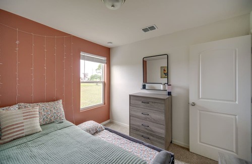 Harris House | Single-Story Fort Myers Home Near Canal + Trails!