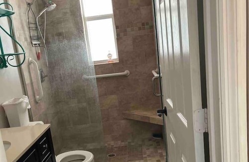 Sarasota Apartment | 2 Bedroom 751198 by Houzlet