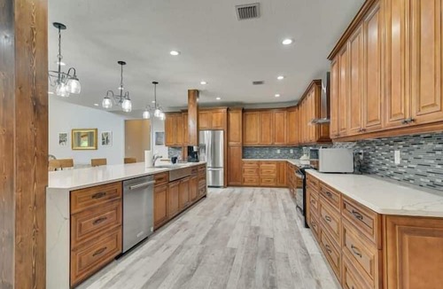 Disston Heights Apartment | 3 Bedroom 797100 by Houzlet