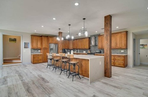 Disston Heights Apartment | 3 Bedroom 797100 by Houzlet