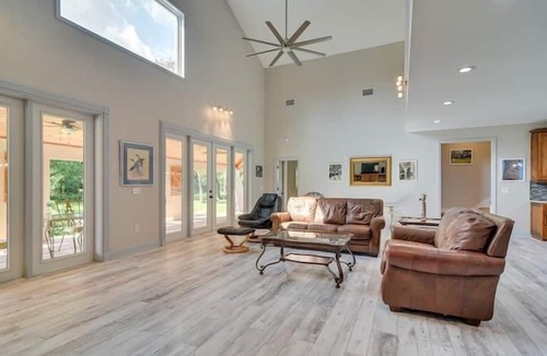 Disston Heights Apartment | 3 Bedroom 797100 by Houzlet