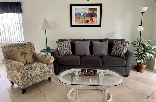 South Bradenton Condo | Shorewalk 4305/101 - Bradenton - Nice 2 Bedroom/2 Bath down stairs condo, 5 miles from Anna Maria Island and near Img , maximum occupancy of 4 people.
