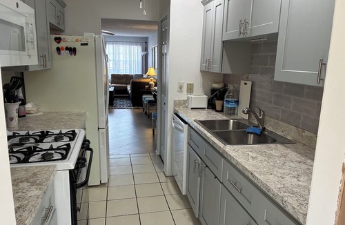 St. Petersburg - Clearwater Condo | Cozy 2-bedroom condo with AC in fabulous St. Petersburg
