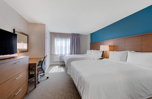 Kissimmee Hotel | Universal Orlando Adventure! 3 Units w/Free Breakfast, Pool, Pets Allowed!