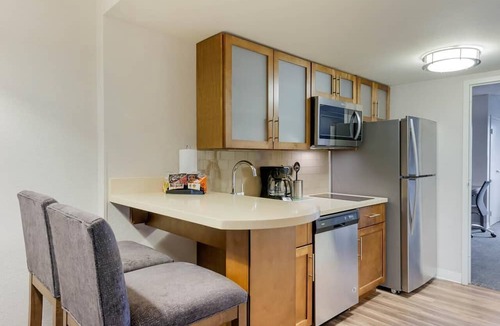 Kissimmee Hotel | Family Fun Awaits! 3 Units with Free Bfast, Disney's Hollywood Studios - 3 miles