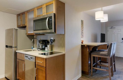 Kissimmee Hotel | Family Fun Awaits! 3 Units with Free Bfast, Disney's Hollywood Studios - 3 miles