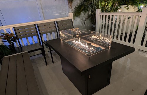 Hyde Park House | 9-Seat Hot Tub | Walkable | Historic | Downtown