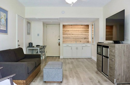 Pinellas Point House | Perfect St. Pete's Stay - Exclusive Cabanas, Coastal Dining & Attractions Nearby