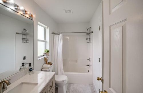 Port Saint Lucie House | Modern Port St Lucie Home: Shop, Dine & Unwind
