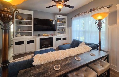 Gulf Breeze House | Spacious private home with large kitchen patio & close to everything